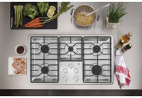 GE 36" Built-In Gas Cooktop - JGP3036SLSS
