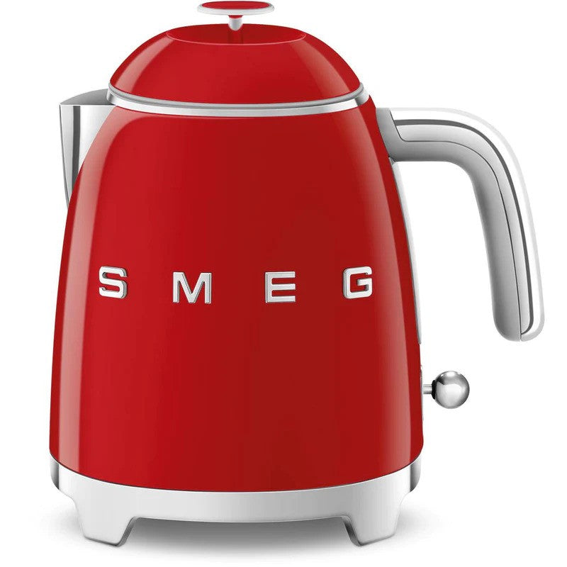 Smeg 0.8 L Mini Cordless Electric Kettle - KLF05RDUS|Mini bouilloire électrique Smeg sans fil de 0,8 l - KLF05RDUS