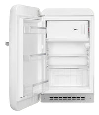 Smeg 4.31 Cu. Ft. Retro Compact Refrigerator - FAB10ULWH3|Réfrigérateur compact Smeg rétro de 4,31 pi3 - FAB10ULWH3