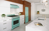 Classic Retro by Unique 36" 5.2 Cu. Ft. 6-Burner Gas Range with Convection - Ocean Mist Turquoise - UGP-36CR T | Cuisinière à gaz Classic Rétro par Unique de 36 po et de 5,2 pi3 à 6 brûleurs avec convection - turquoise brume marine - UGP-36CR T | UGP36CRT