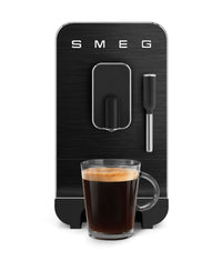 Smeg Fully Automatic Espresso Maker with Milk Wand - BCC02FBMUS|Machine à espresso Smeg entièrement automatique avec buse vapeur - BCC02FBMUS