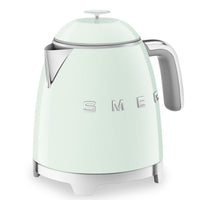 Smeg 0.8 L Mini Cordless Electric Kettle - KLF05PGUS|Mini bouilloire électrique Smeg sans fil de 0,8 l - KLF05PGUS