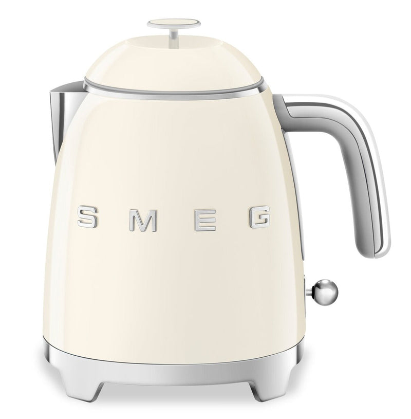 Smeg 0.8 L Mini Cordless Electric Kettle - KLF05CRUS|Mini bouilloire électrique Smeg sans fil de 0,8 l - KLF05CRUS