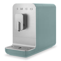 Smeg Fully Automatic Espresso Maker with Milk Container - Matte Emerald Green - BCC13EGMUS | Machine à espresso Smeg entièrement automatique avec contenant de lait - vert émeraude mat - BCC13EGMUS | BCC13EGM